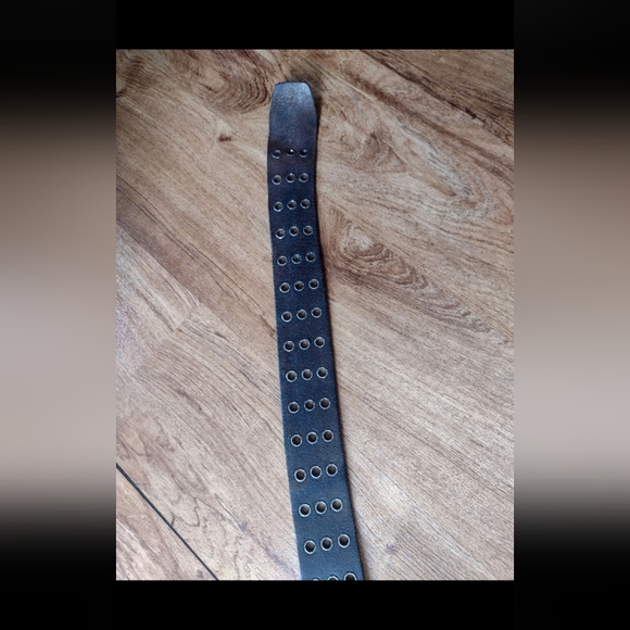 Vintage Energie – Distressed Black Leather Belt w/ Faded Bronze Buckle - Picture 12 of 12